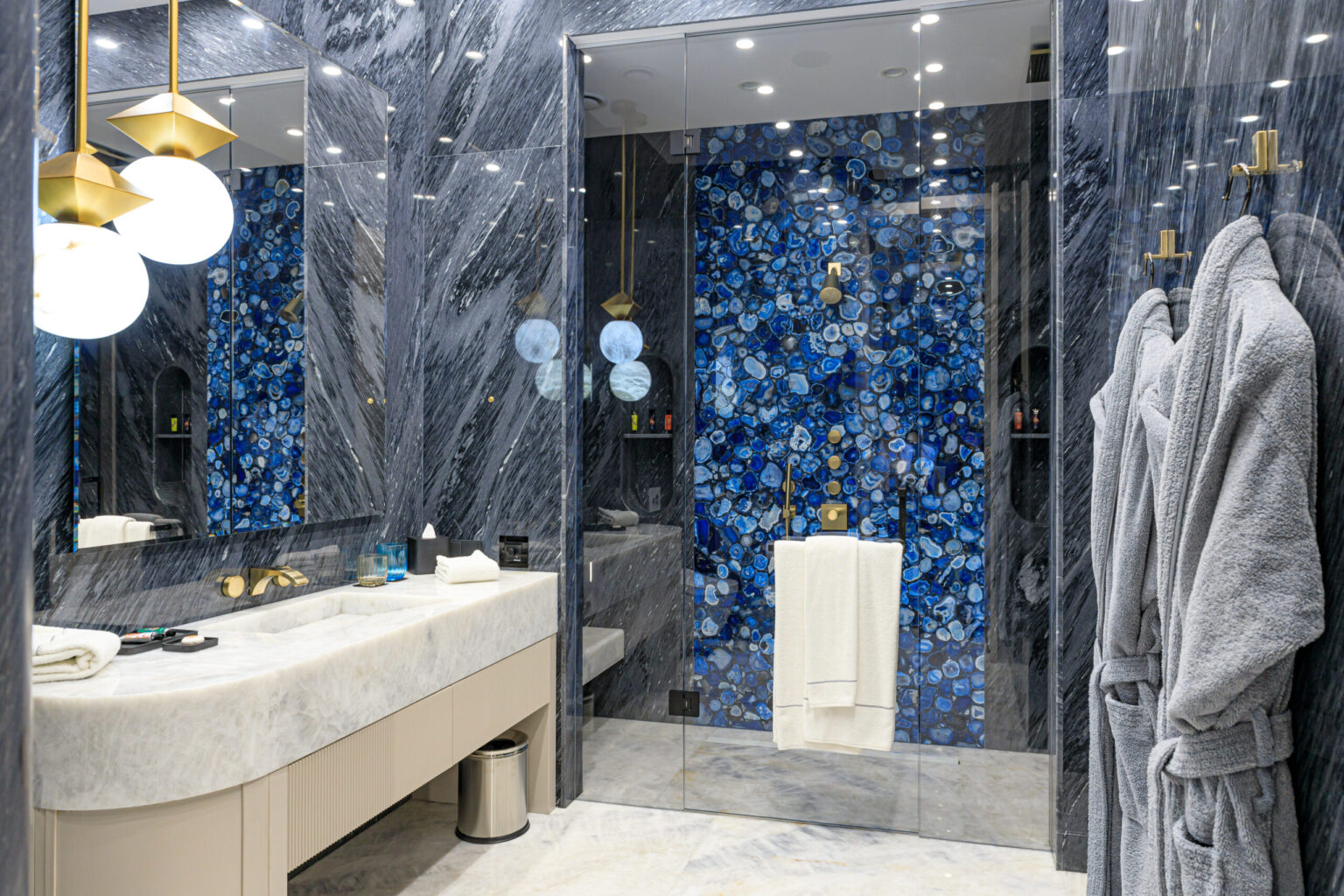 Royal Suite (300 m2) - Seven Visions Resort & Places, The Dvin